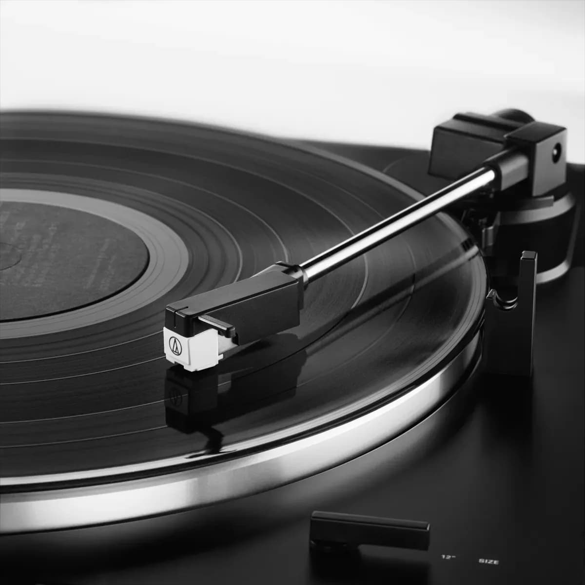 Tornamesa Audio-Technica AT-LP60XBT Bluetooth Automática - Miniatura 2 en LEMM DJ Store
