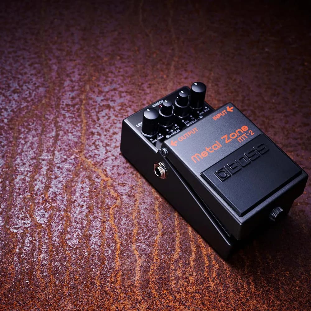 BOSS MT-2 Metal Zone – Pedal de Distorsión de Alta Ganancia con Ecualizador de 3 Bandas - Miniatura 3 en LEMM DJ Store
