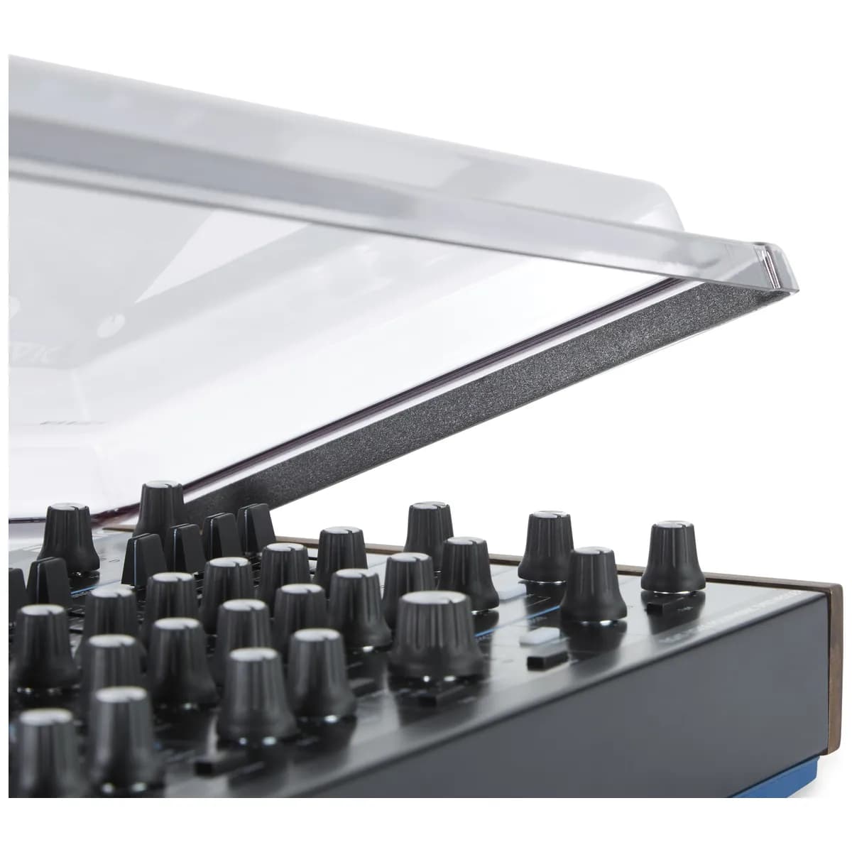 Decksaver – Tapa Protectora para Novation Peak - Miniatura 3 en LEMM DJ Store