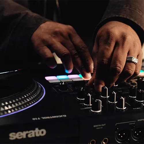Hercules DJControl T10 – Controlador DJ con Platos Motorizados de 10" - Miniatura 2 en LEMM DJ Store
