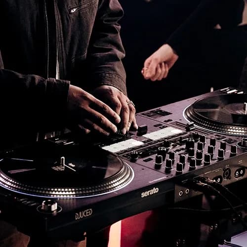 Hercules DJControl T10 – Controlador DJ con Platos Motorizados de 10" - Miniatura 6 en LEMM DJ Store