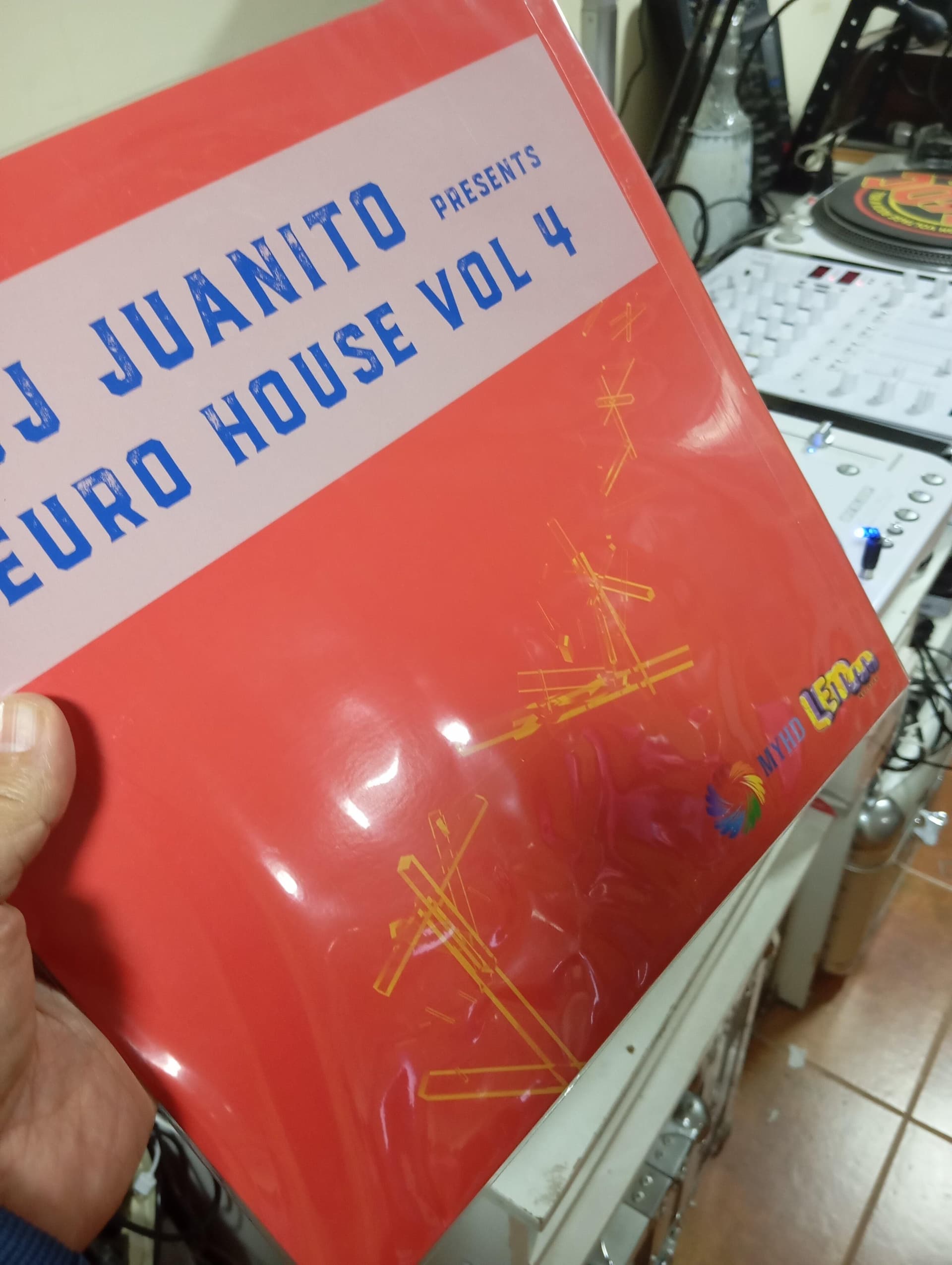 Dj Juanito Presents Euro House Vol 4 (Vinilo Nuevo) (formato europeo sin sellado plastico) - Imagen 1