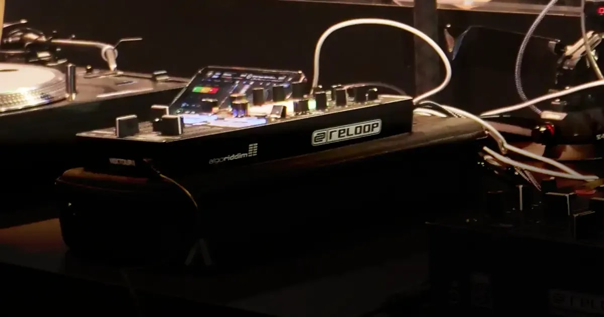 Reloop Chile: Tornamesas, Mixers y Controladores