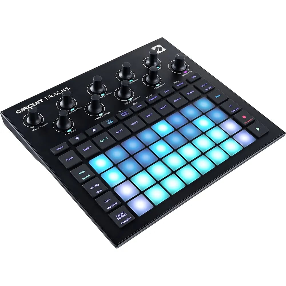 Novation Circuit Tracks – Groove Box Standalone con Sintetizadores y Secuenciador - Variante en LEMM DJ Store