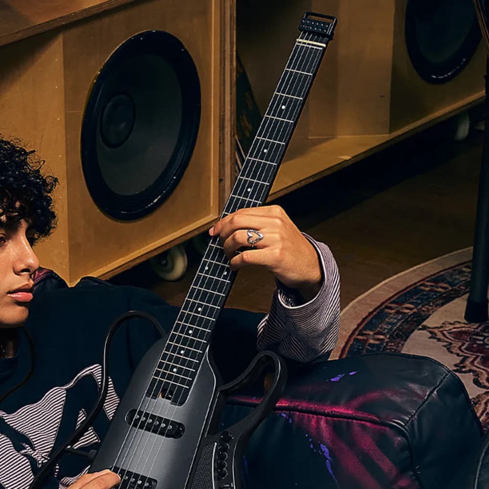Donner HUSH X LIVE – Guitarra Eléctrica de Viaje con Parlante Desmontable, Efectos y Bluetooth