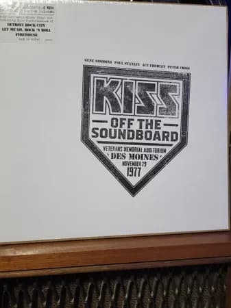 Kiss - Off The Soundboard Live In Des Moines November 29 1977 (Vinilo Doble 2LP nuevo)